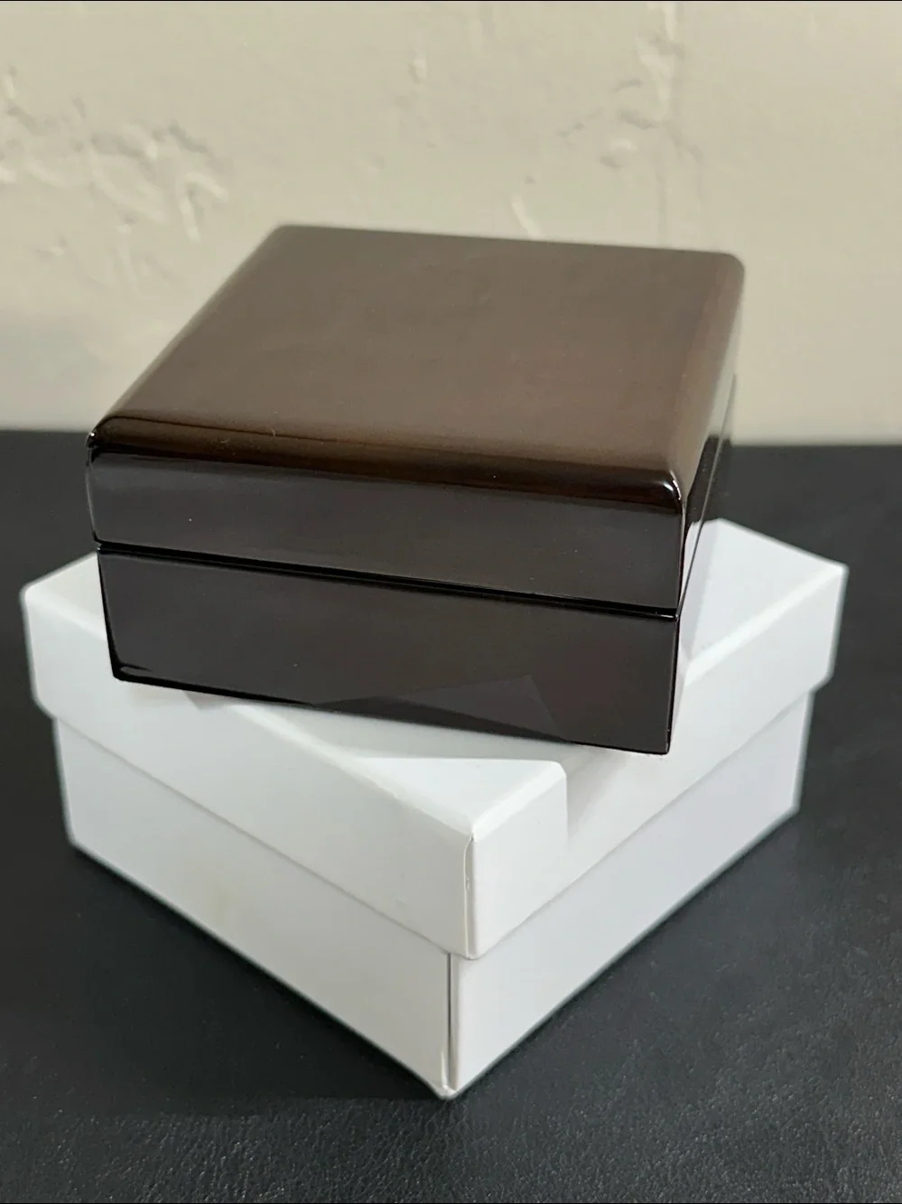 Premium Wooden Pendant Necklace Gift Box - Glossy Brown Lacquer Finish New